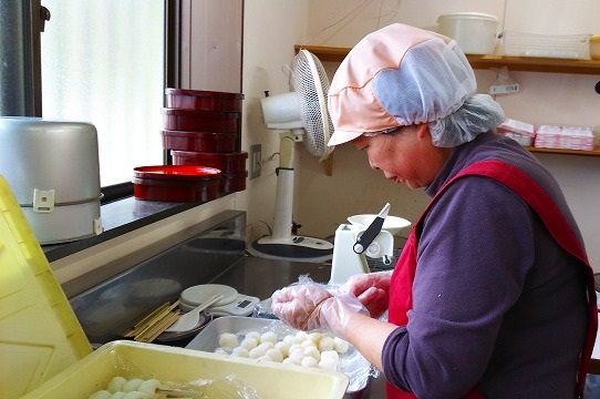 新着情報 茶の里野菜村 つちのこマルシェ 東白川村役場