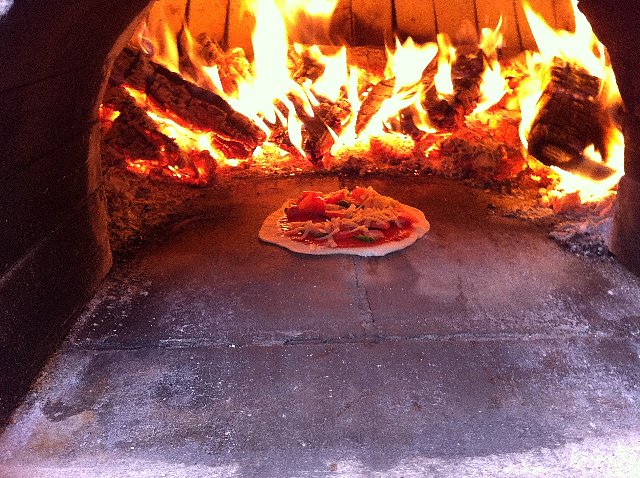 田舎暮らしのススメ 石窯を作り ピザを焼く スローライフ応援 移住 交流 東白川つながるナビ 東白川村役場